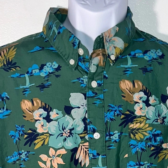 Arizona Jeans ,medium men’s Hawaiian short sleeve button front top pocket - Picture 4 of 9